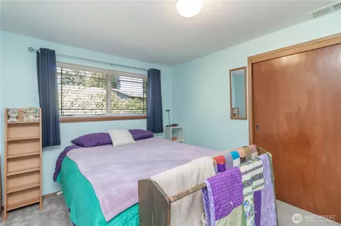 Bedroom - 19613 Filbert Dr, Bothell, WA 98012 photo 4 of 6