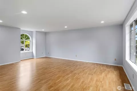 Living - 1721 142nd Pl SE, Mill Creek, WA 98012 photo 4 of 5