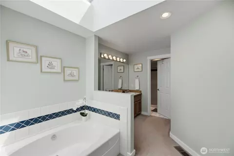 Bath - 15931 26th Ave SE, Mill Creek, WA 98012 photo 2 of 4