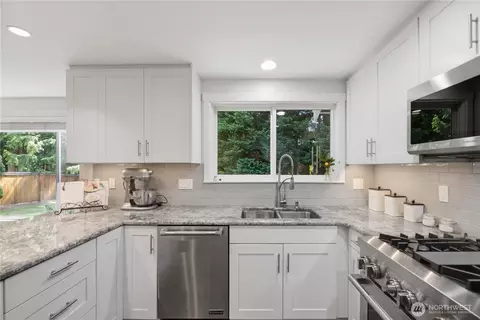 Kitchen - 15931 26th Ave SE, Mill Creek, WA 98012 photo 2 of 6