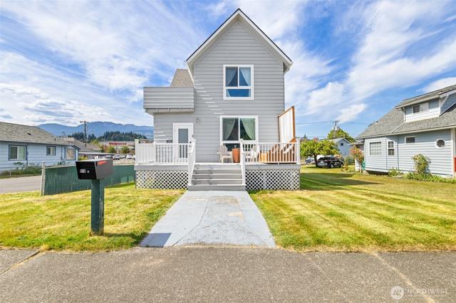 916 Georgiana St, Port Angeles, WA 98362