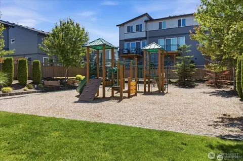 Exterior - 19414 35th Dr SE #D, Bothell, WA 98012 photo 5 of 5