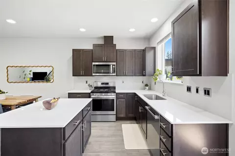 Kitchen - 19414 35th Dr SE #D, Bothell, WA 98012 photo 4 of 5