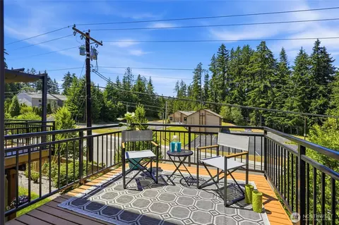 Exterior - 19414 35th Dr SE #D, Bothell, WA 98012 photo 3 of 5