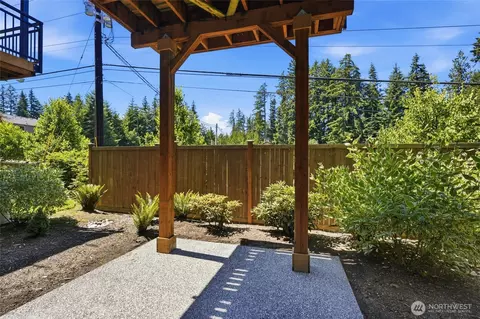 Exterior - 19414 35th Dr SE #D, Bothell, WA 98012 photo 4 of 5