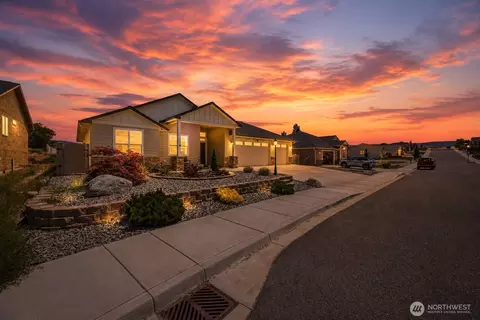 472 Sunny Brooke Ln, Chelan, WA 98816