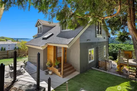 2508 13th Ave W, Seattle, WA 98119
