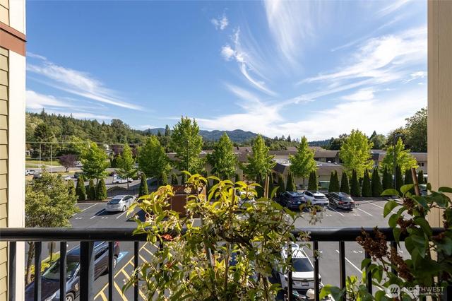 700 32nd St #A302, Bellingham, WA 98225
