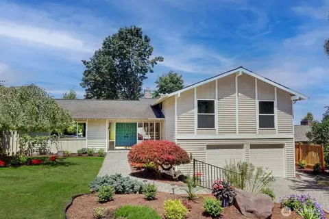 15522 SE 44th Pl, Bellevue, WA 98006