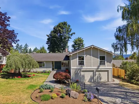 15522 SE 44th Pl, Bellevue, WA 98006