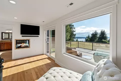 802 Jewil Dr, Fox Island, WA 98333