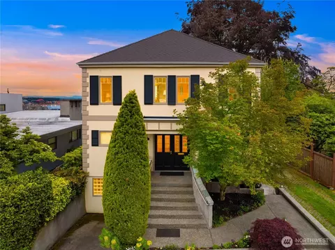 525 W Prospect St #A, Seattle, WA 98119