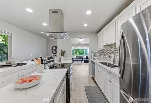 12543 NE 23rd Pl #D1, Bellevue, WA 98005