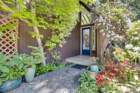 3068 169th Ave NE, Bellevue, WA 98008
