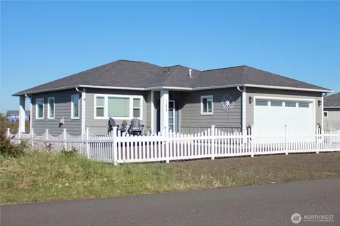 1439 Diamond Head Ave SW, Ocean Shores, WA 98569