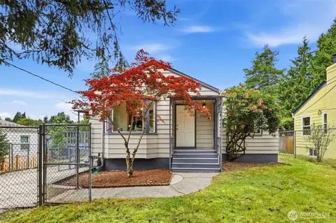 10713 15th Ave NE, Seattle, WA 98125