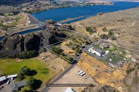 22007 NE Pleasant Valley Rd, Grand Coulee, WA 99133