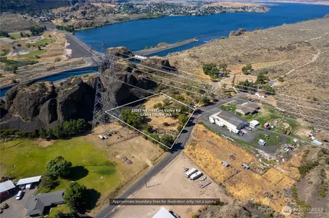 22007 NE Pleasant Valley Rd, Grand Coulee, WA 99133