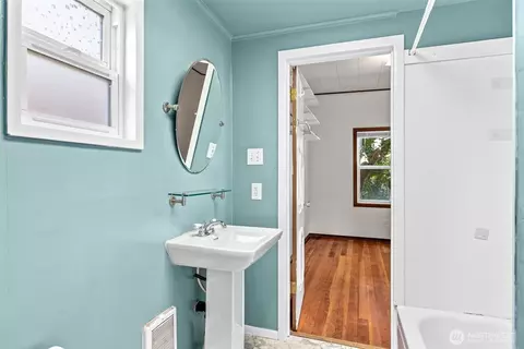 Bath - 3614 24th St, Everett, WA 98201 photo 1 of 2