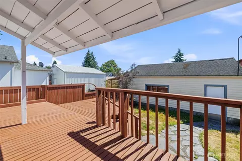 Exterior - 3614 24th St, Everett, WA 98201 photo 3 of 8