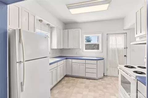 Kitchen - 3614 24th St, Everett, WA 98201 photo 1 of 2