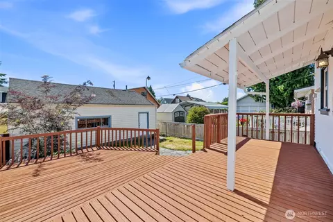 Exterior - 3614 24th St, Everett, WA 98201 photo 4 of 8