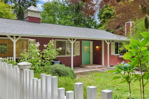 10796 Manitou Beach Dr NE, Bainbridge Island, WA 98110
