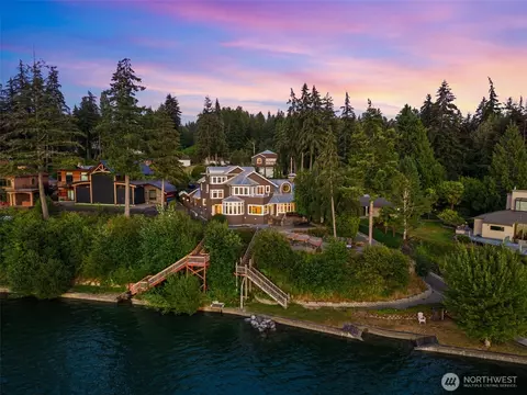 4725 Bayshore Ln NW, Olympia, WA 98502