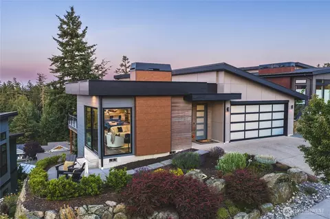 3950 Rock Ridge Pkwy, Anacortes, WA 98221