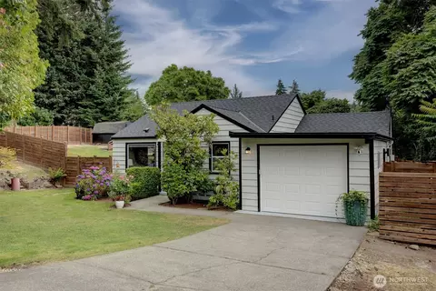 555 Windsor Pl NE, Renton, WA 98056