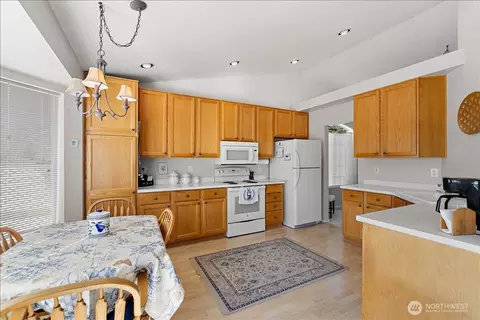 Kitchen - 5106 149th St SE, Everett, WA 98208 photo 1 of 3