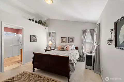 Bedroom - 5106 149th St SE, Everett, WA 98208 photo 1 of 2