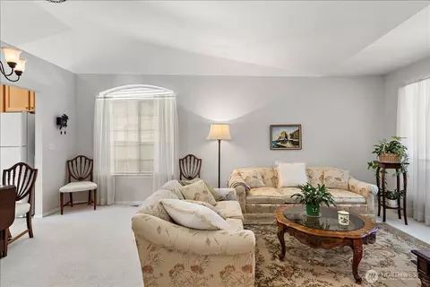 Living - 5106 149th St SE, Everett, WA 98208 photo 1 of 4