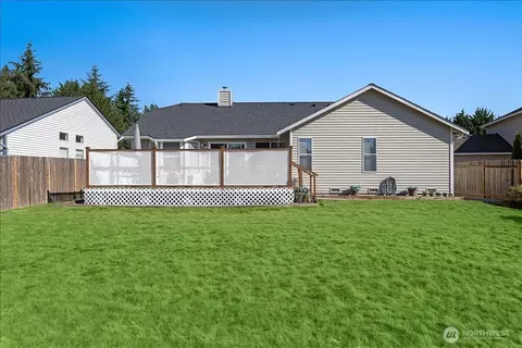 Exterior - 5106 149th St SE, Everett, WA 98208 photo 4 of 8