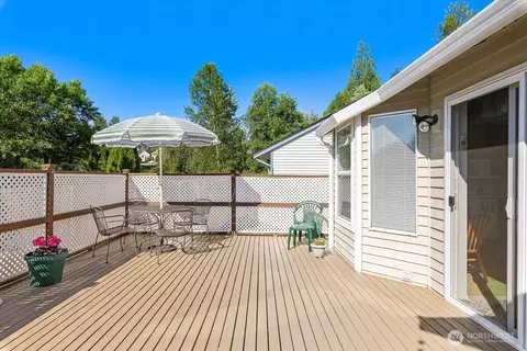 Exterior - 5106 149th St SE, Everett, WA 98208 photo 5 of 8