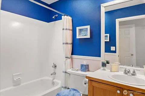 Bath - 5106 149th St SE, Everett, WA 98208 photo 2 of 2