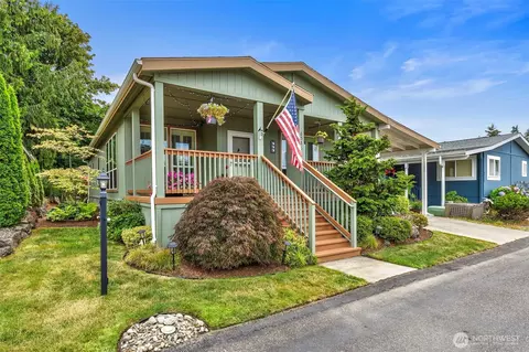 6586 NE Aquarius Ln, Bremerton, WA 98311
