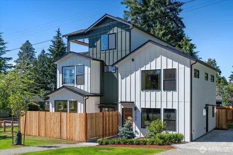 3704 NE 137th St, Seattle, WA 98125