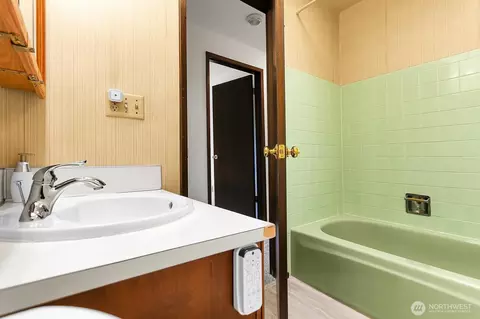 Bath - 10842 NE 149th St, Bothell, WA 98011 photo 2 of 2