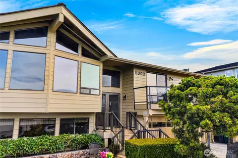 5008 Dundee Dr, Anacortes, WA 98221