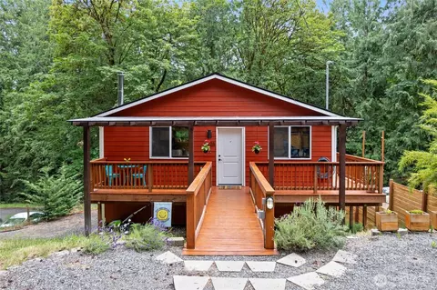 2026 Island Dr NW, Olympia, WA 98502