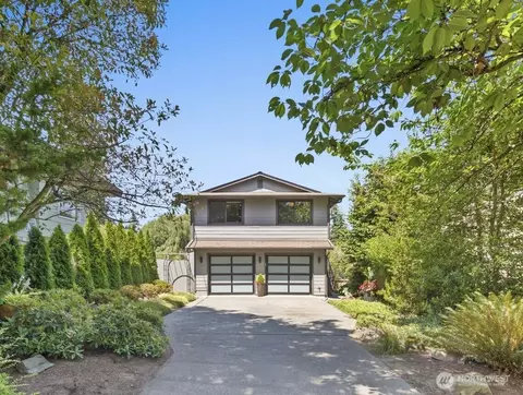 1520 NE 89th St, Seattle, WA 98115