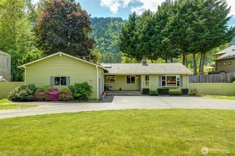 975 Front St S, Issaquah, WA 98027