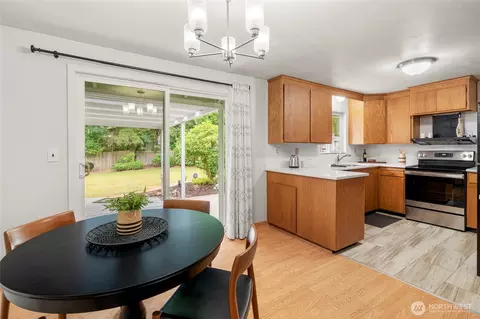 Dining - 8811 187th St NE, Bothell, WA 98011 photo 1 of 2