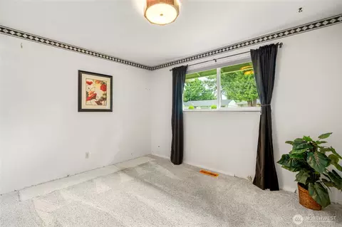 Bedroom - 8811 187th St NE, Bothell, WA 98011 photo 4 of 4