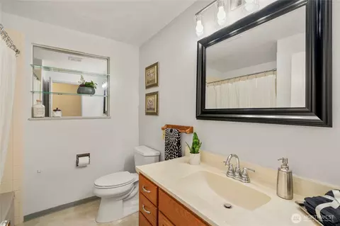 Bath - 8811 187th St NE, Bothell, WA 98011 photo 3 of 3