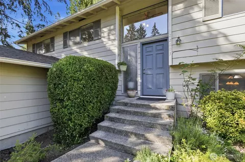 22003 Villa Dr, Snohomish, WA 98296