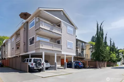 2443 55th Ave SW #2A, Seattle, WA 98116