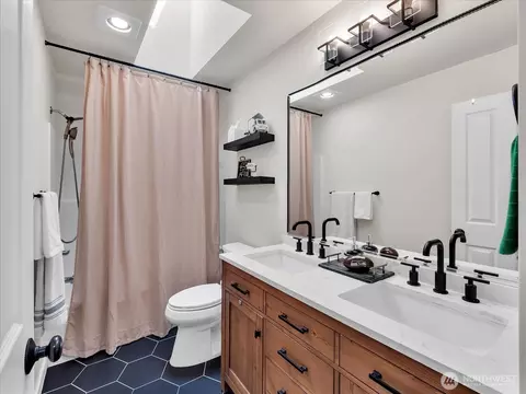 Bath - 23009 36th Dr SE, Bothell, WA 98021 photo 2 of 3