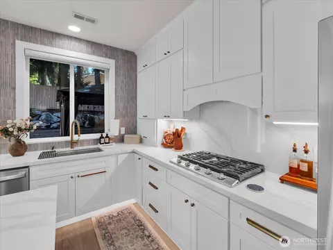 Kitchen - 23009 36th Dr SE, Bothell, WA 98021 photo 1 of 4